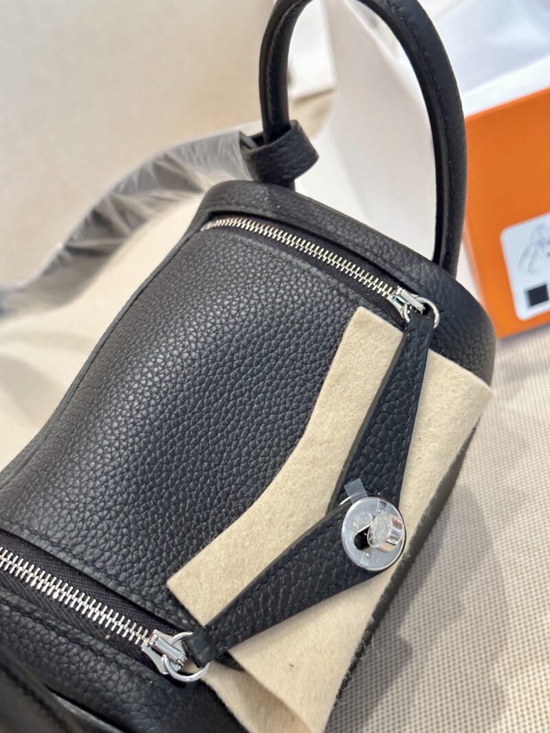 Hermès Mini Lindy 19 Togo Noir Silver Hardware - Image 3