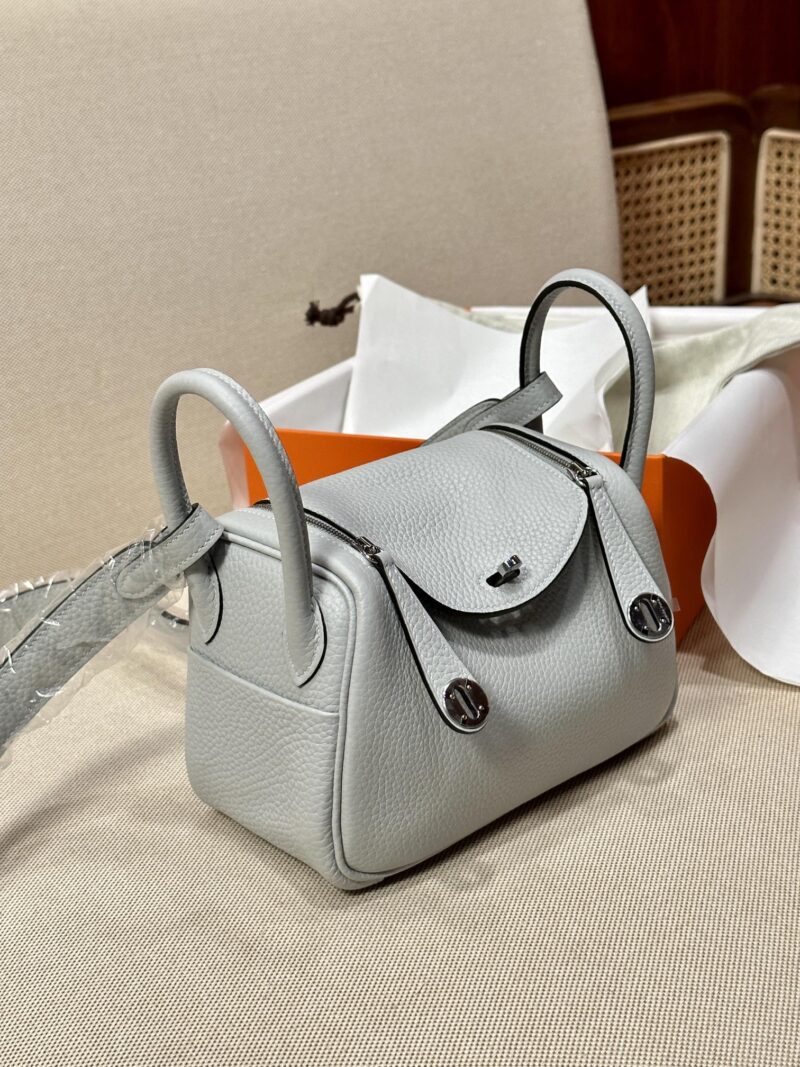 Hermès Mini Lindy 20 Taurillon Clemence Blue Pale Gold Hardware - Image 8