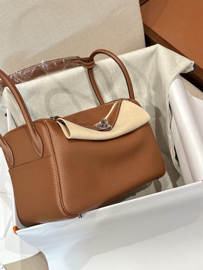 Hermès Lindy 26 Taurillon Clemence Gold Silver Hardware - Image 4