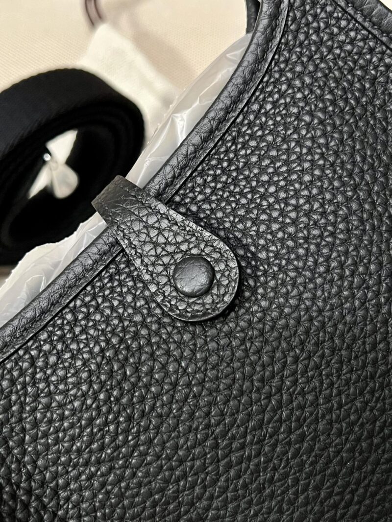 Hermès Mini Evelyne 16 Taurillon Clemence Blue Nuit Silver Hardware - Image 6