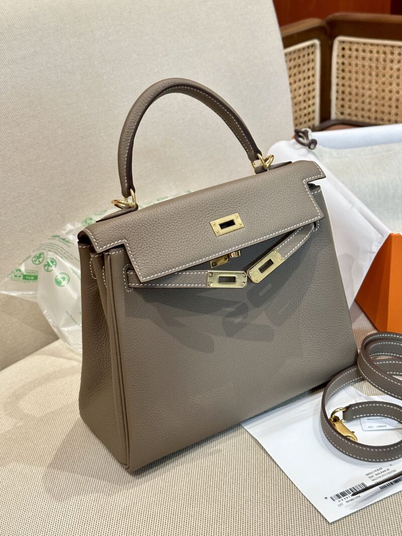 Hermès Kelly 25 Togo Etoupe, Gold Gold Hardware - Image 5