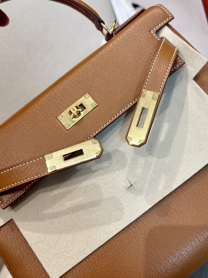 Hermès Kelly 28 Chevre Gold Gold Hardware - Image 10