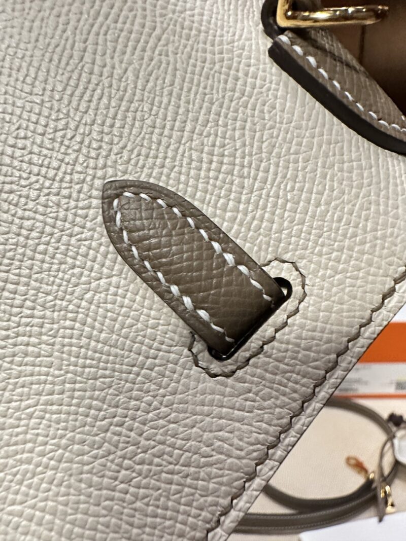 Hermès Kelly 25 Epsom Craie, Etoupe Gold Hardware - Image 16