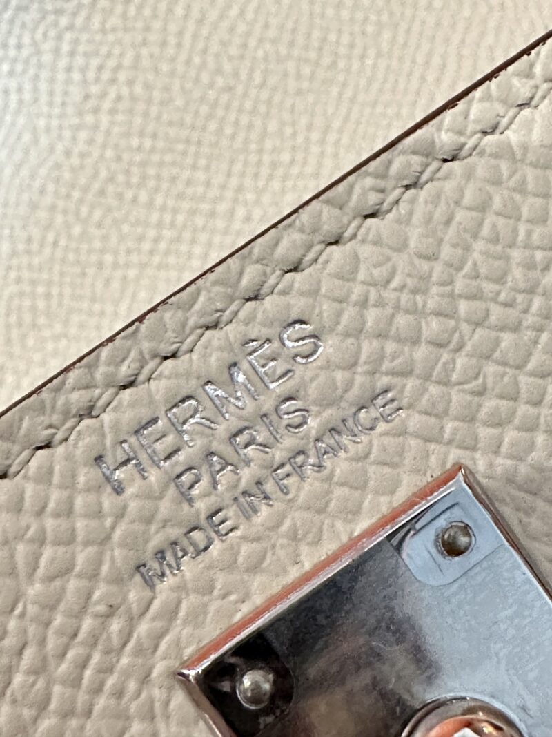 Hermès Kelly 25 Epsom Craie, Mauve Pale Silver Hardware - Image 12
