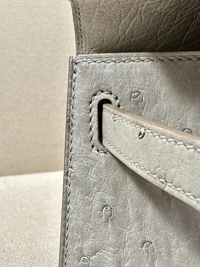 Hermès Kelly Pochette Gris Pearl Ostrich Gold Hardware