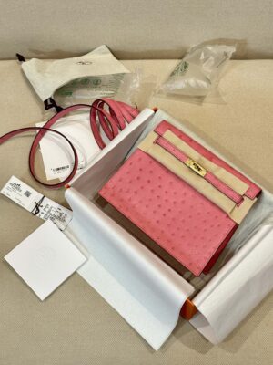Hermès Kelly Danse 22 Ostrich Rose Bubble Gold Hardware