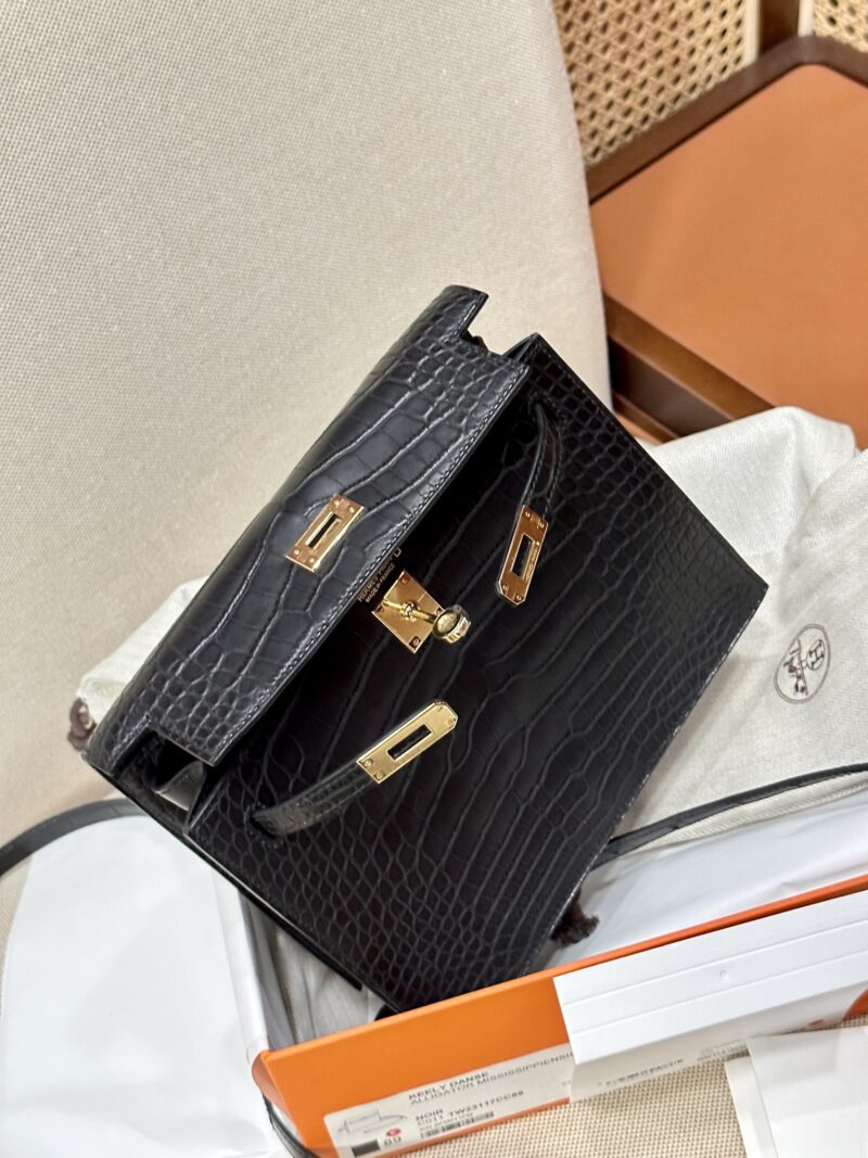 Hermès Kelly Danse 22 Matte Crocodile Noir Gold Hardware - Image 7