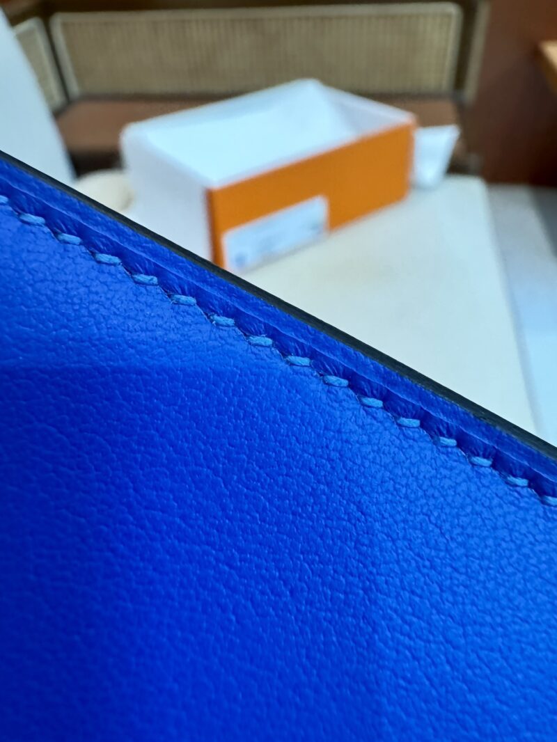 Hermès Kelly Danse 22 Swift Blue Royal Gold Hardware - Image 15