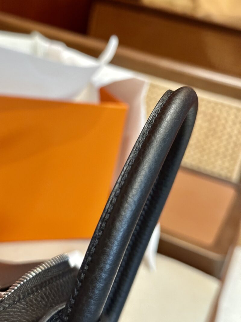 Hermès Lindy 30 Clemence Noir Silver Hardware - Image 17