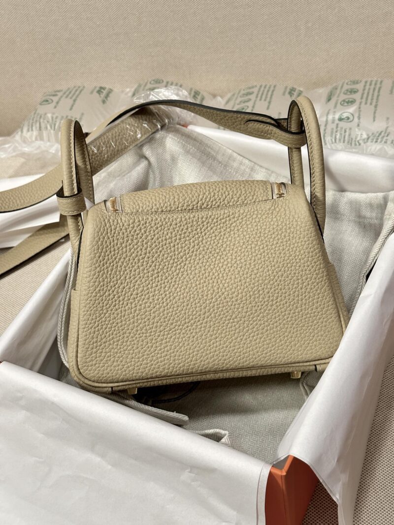 Hermès Mini Lindy 20 Taurillon Clemence Gris Trench Silver Hardware - Image 9