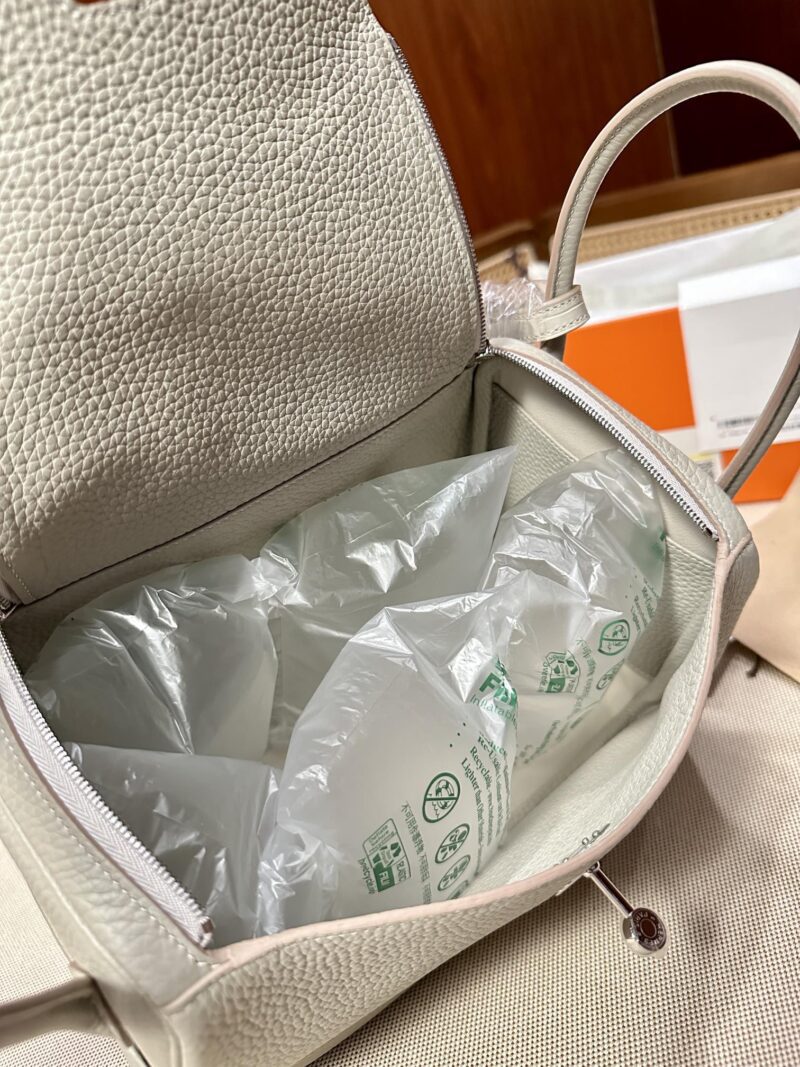Hermès Lindy 26 Taurillon Clemence & Crocodile Beton Silver Hardware - Image 5
