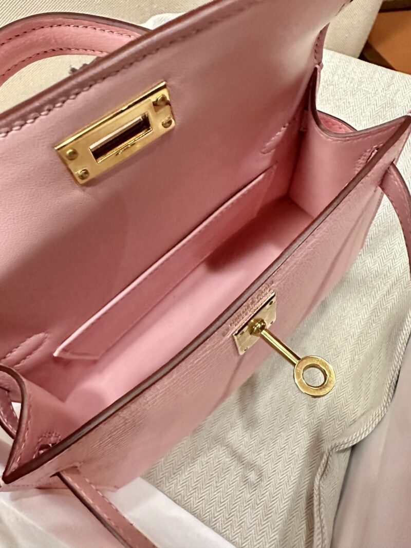 Hermès Mini Kelly 19 Chevre Rose Sakura Gold Hardware - Image 12