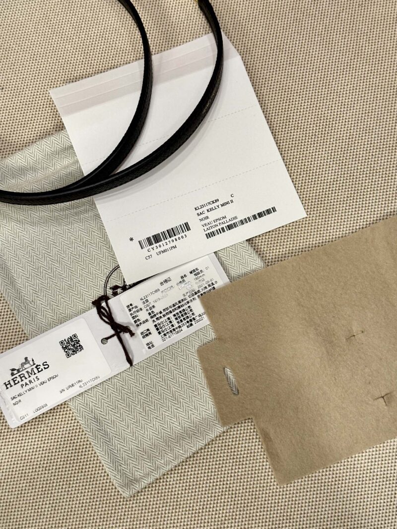 Hermès Mini Kelly Epsom Noir Gold Hardware - Image 16