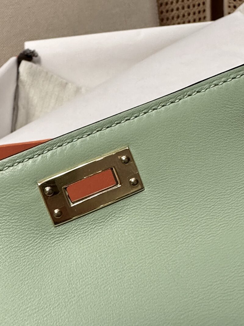 Hermès Mini Kelly Matte Alligator Vert D'eau Gold Hardware - Image 19