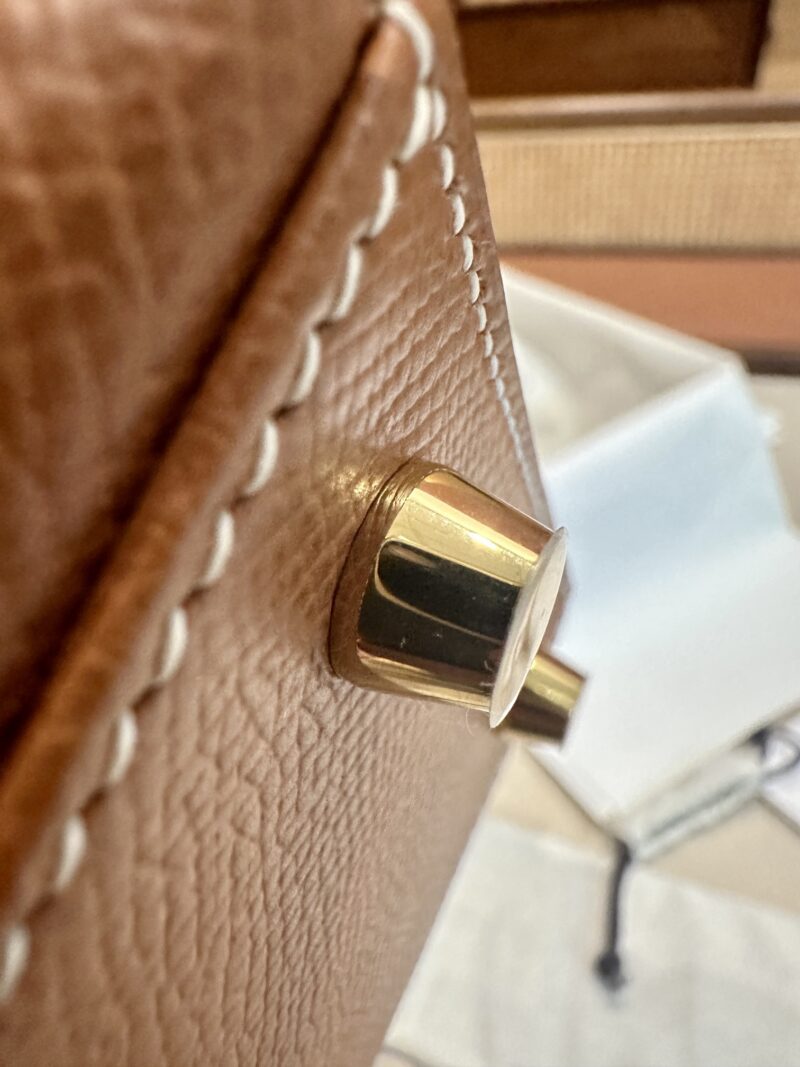 Hermès Kelly 25 Epsom Gold Gold Hardware - Image 17
