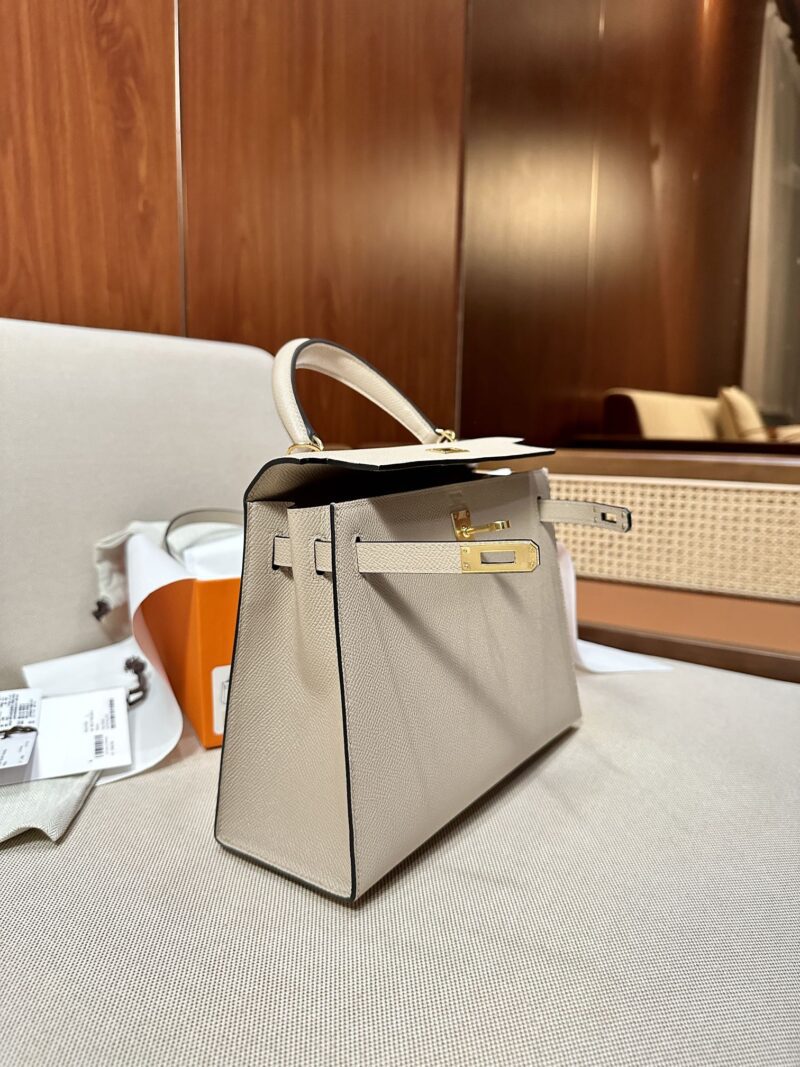 Hermès Kelly 25 Epsom Trench Gold Hardware - Image 5