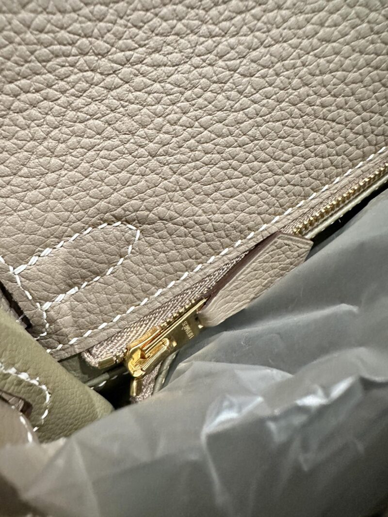 Hermès Kelly 25 Togo Etoupe, Gold Gold Hardware - Image 15