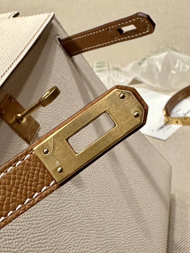 Hermès Kelly 25 Epsom Nata, Gold Gold Hardware - Image 20