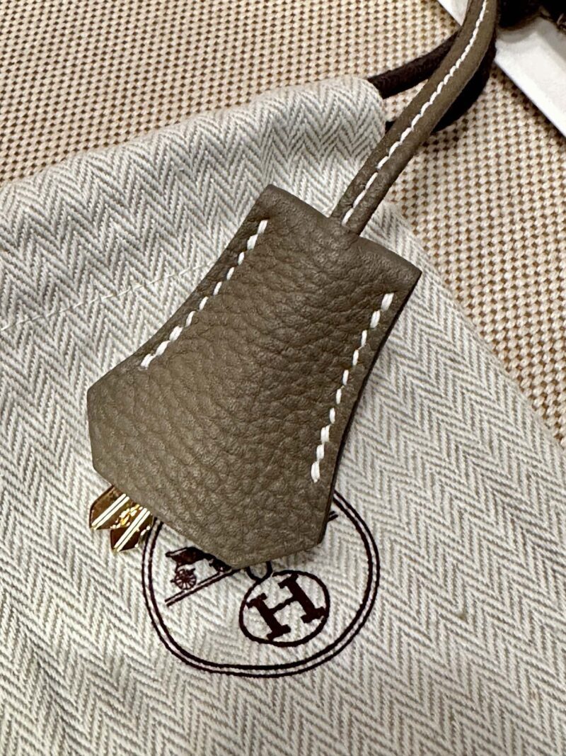 Hermès Birkin 25 Etoupe Togo Gold Hardware - Image 15