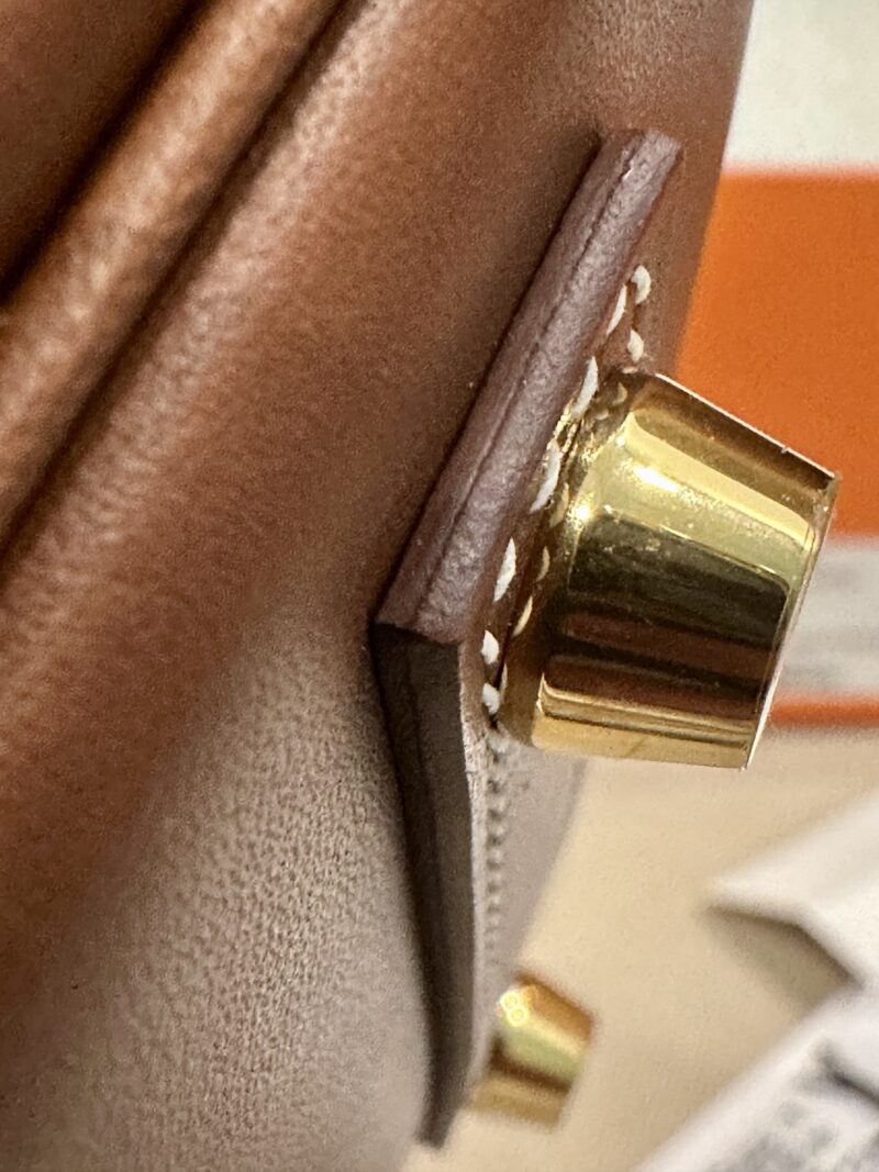 Hermès Birkin 25 Gold Barenia Gold Hardware - Image 14