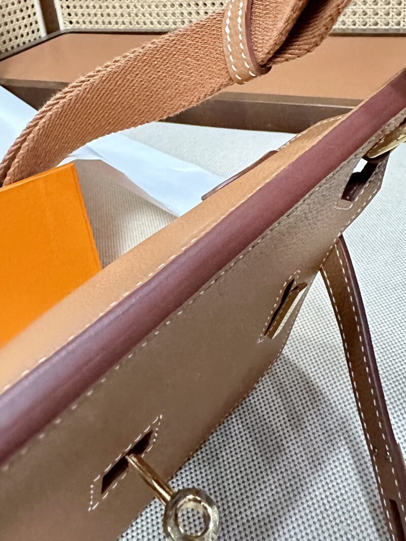 Hermès Jypsiere 23 Evercolor Gold Gold Hardware - Image 17