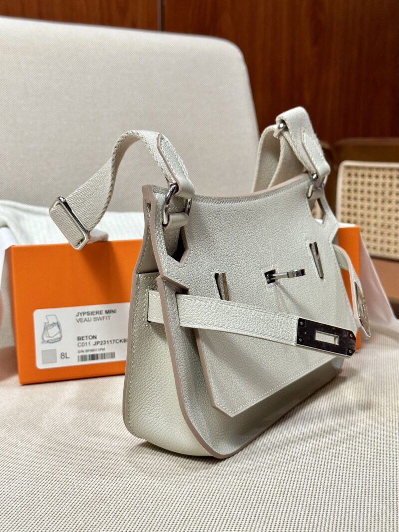 Hermès Jypsiere 23 Evercolor Beton Silver Hardware - Image 6