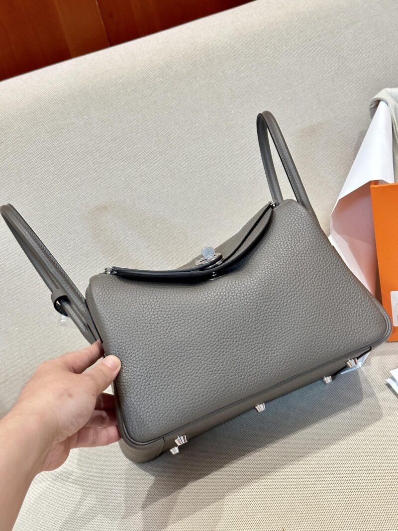 Hermès Lindy 26 Clemence Etain Silver Hardware - Image 6