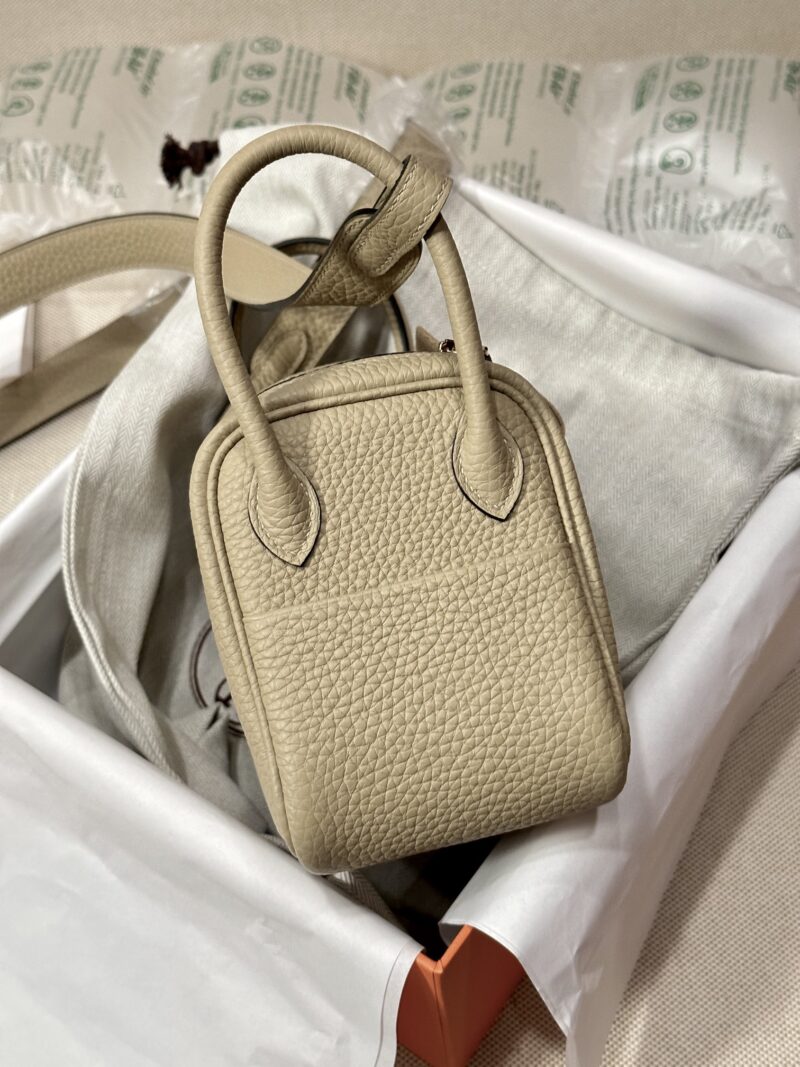 Hermès Mini Lindy 20 Taurillon Clemence Gris Trench Silver Hardware - Image 10