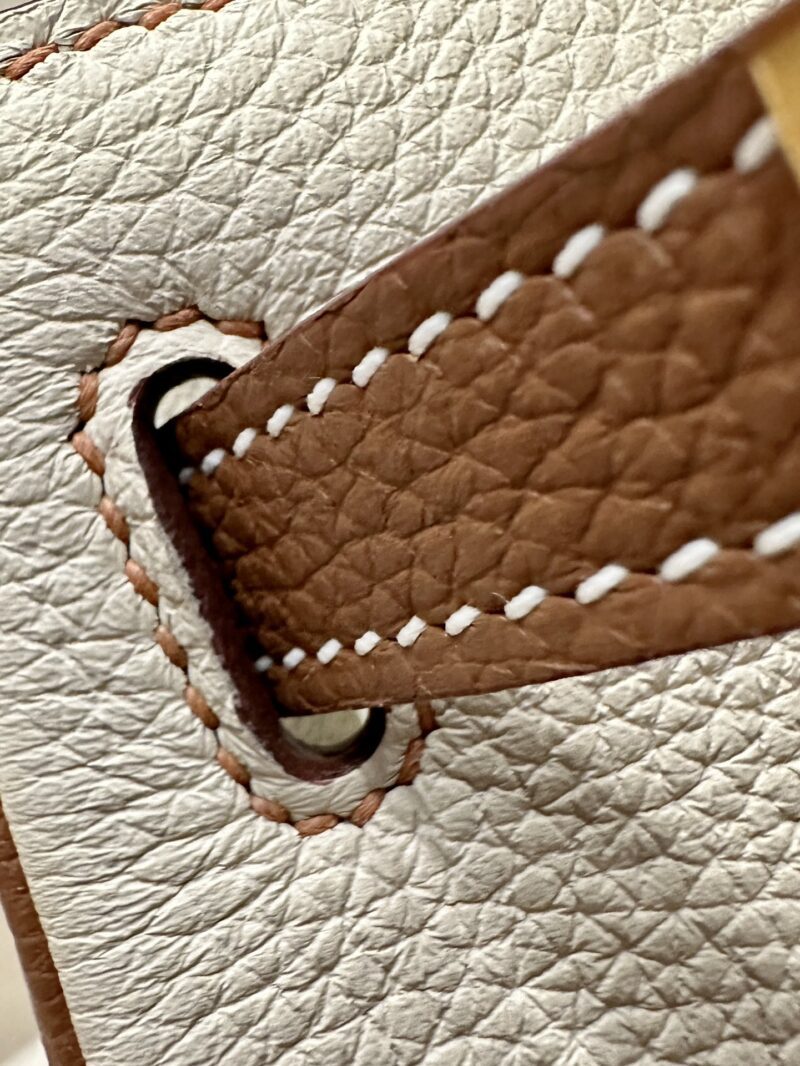 Hermès Kelly 25 Togo Craie, Gold Gold Hardware - Image 17