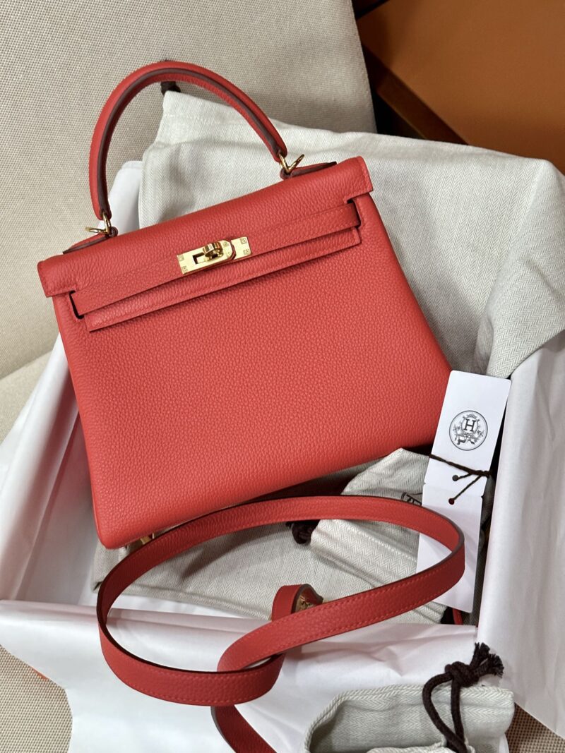 Hermès Kelly 25 Togo Rouge Coeur Gold Hardware - Image 3