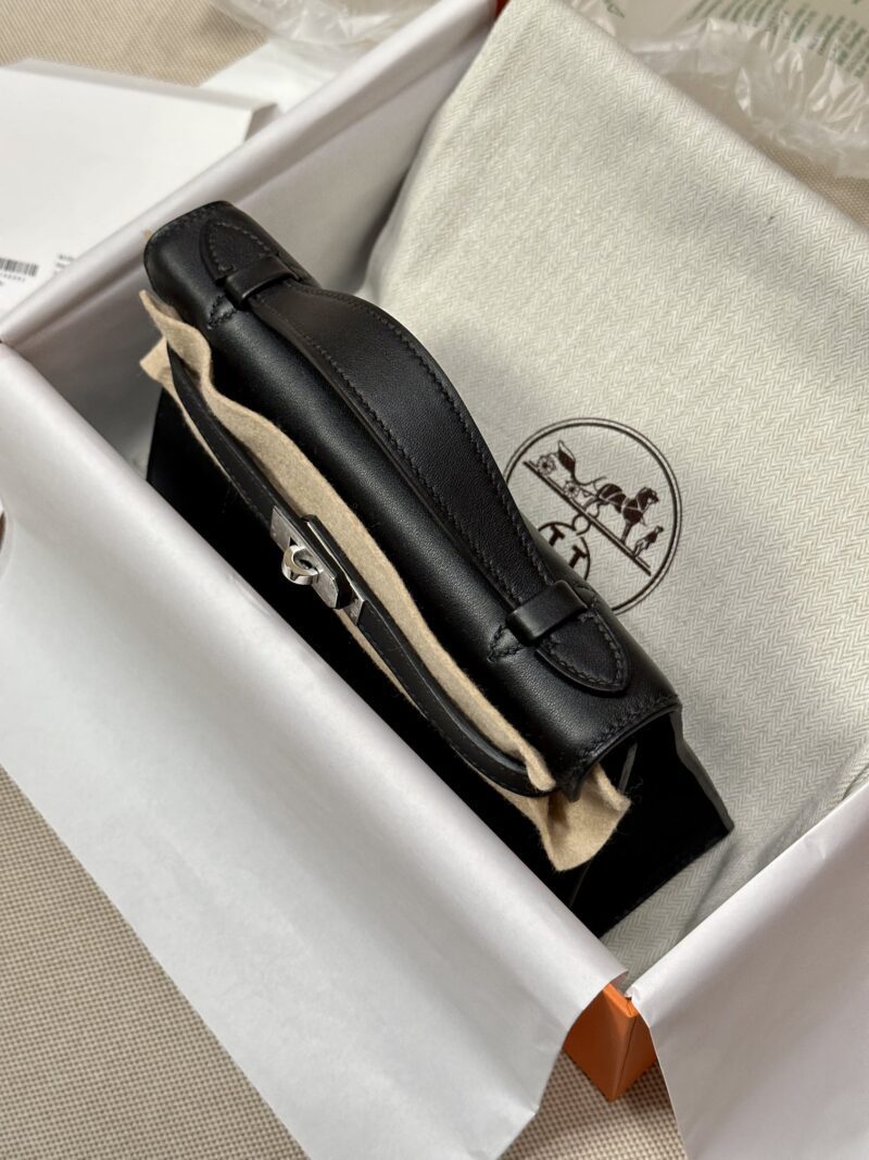 Hermès Kelly Pochette Noir Swift Gold Hardware
