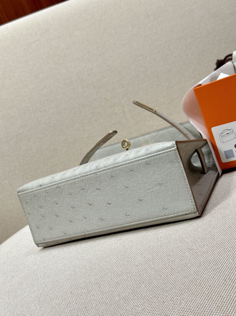 Hermès Kelly Pochette Gris Pearl Ostrich Gold Hardware