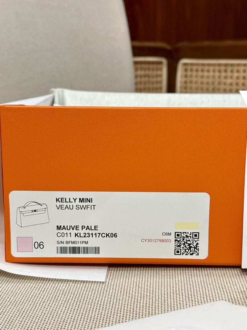 Hermès Kelly Pochette Mauve Pale Swift Palladium Hardware