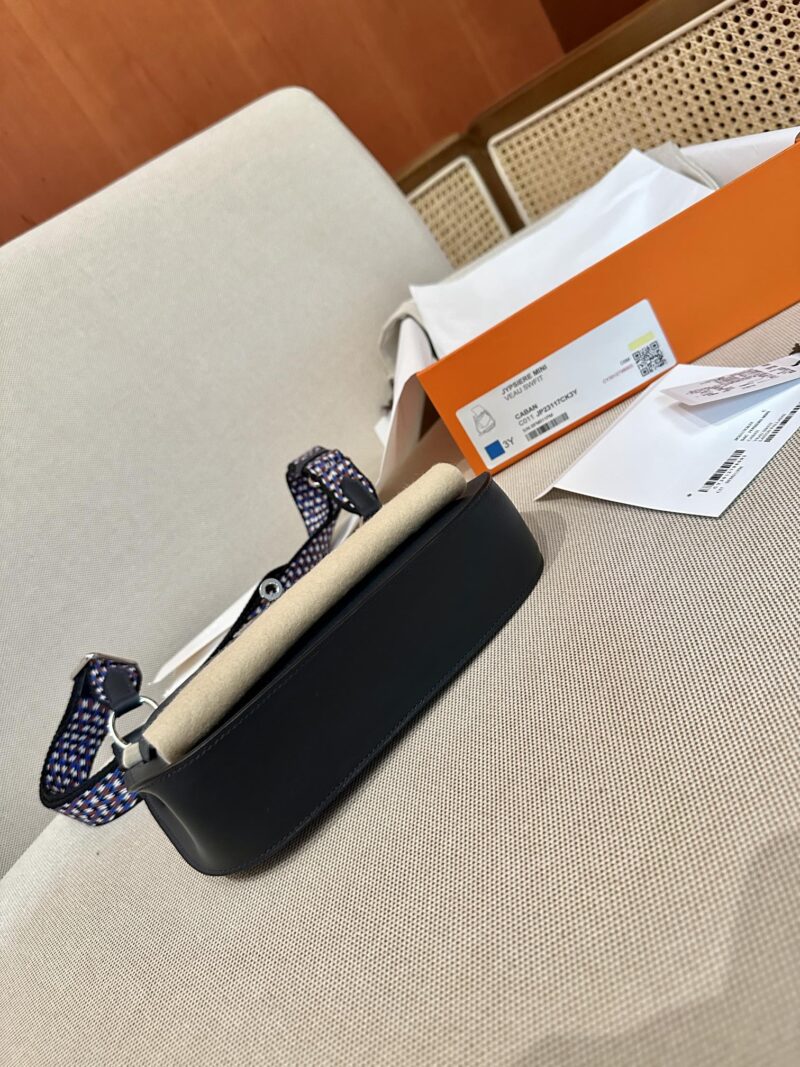 Hermès Jypsiere 23 Swift Caban Silver Hardware - Image 6