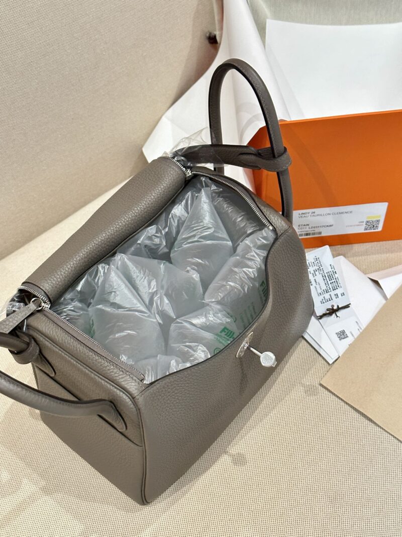 Hermès Lindy 26 Clemence Etain Silver Hardware - Image 8