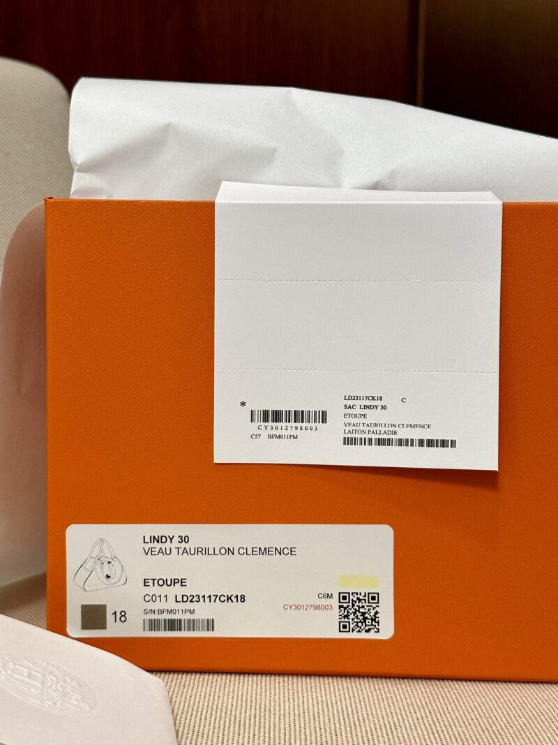 Hermès Lindy 30 Taurillon Clemence Etoupe Silver Hardware - Image 18