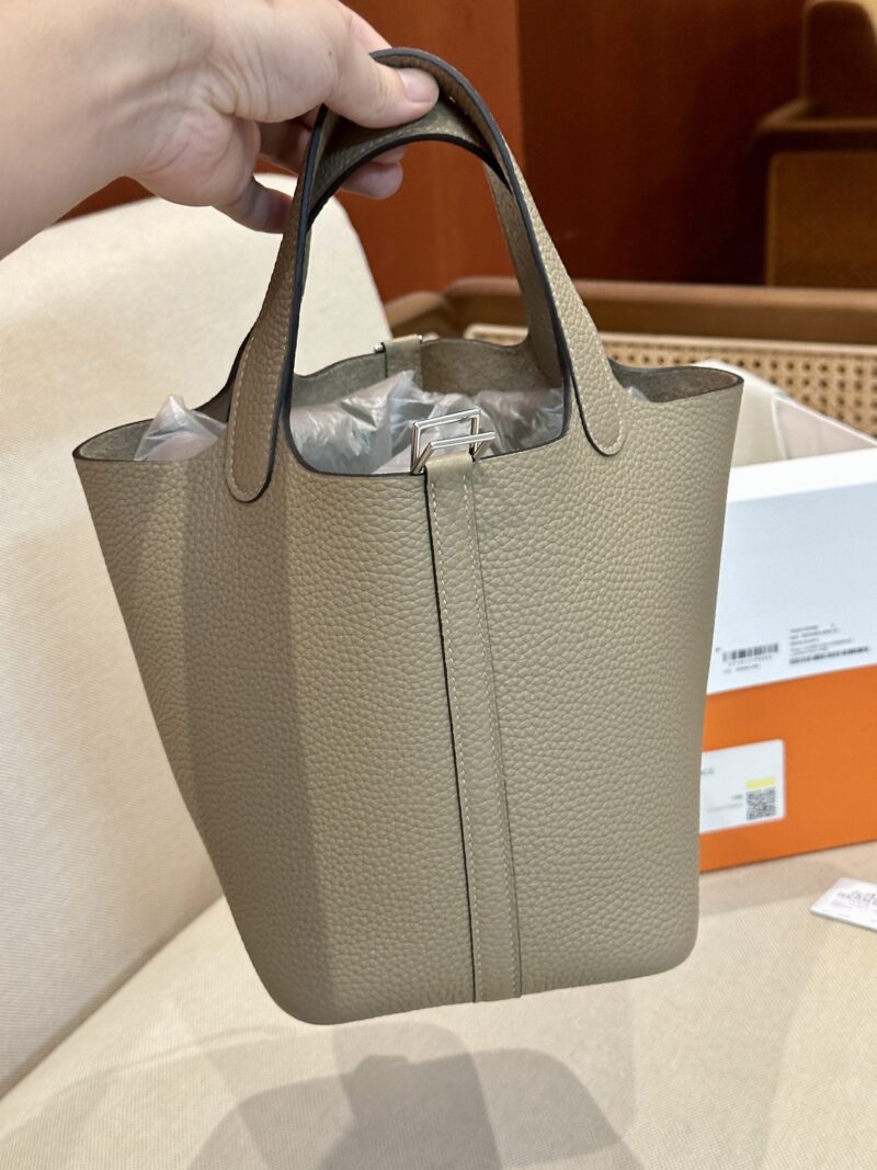 Hermès Picotin 18 Taurillon Clemence Beige Marfa Silver Hardware - Image 6