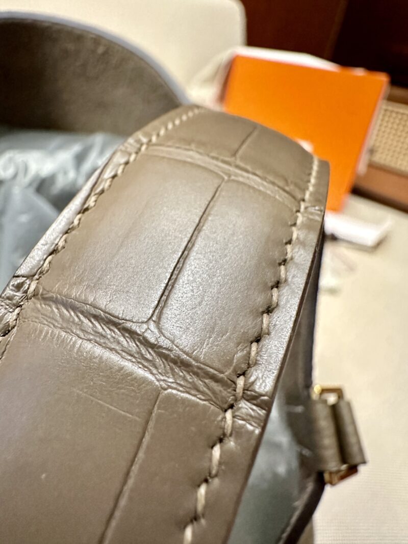 Hermès Picotin Touch 18 Taurillon Clemence & Crocodile Etoupe Gold Hardware - Image 17