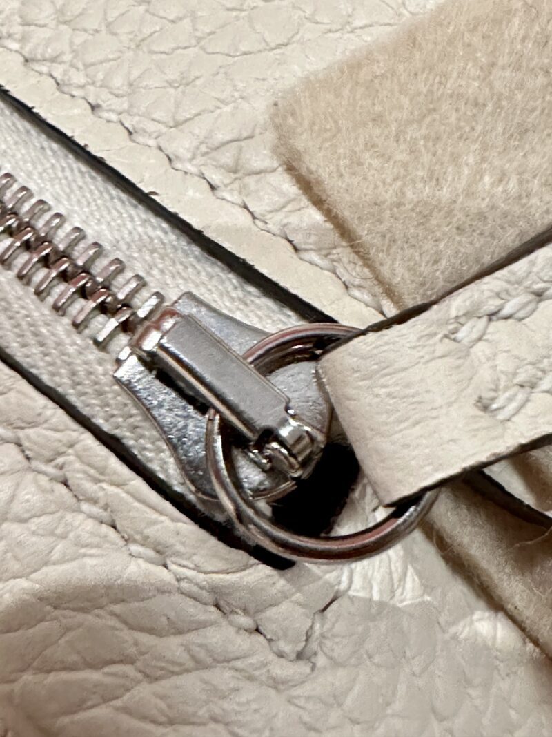 Hermès Mini Lindy 20 Taurillon Clemence Nata Silver Hardware - Image 8