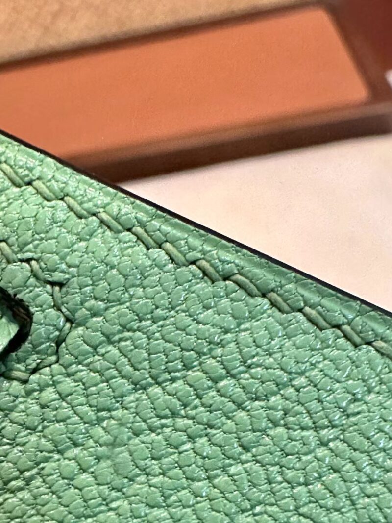 Hermès Mini Kelly 19 Chevre Criquet Gold Hardware - Image 18