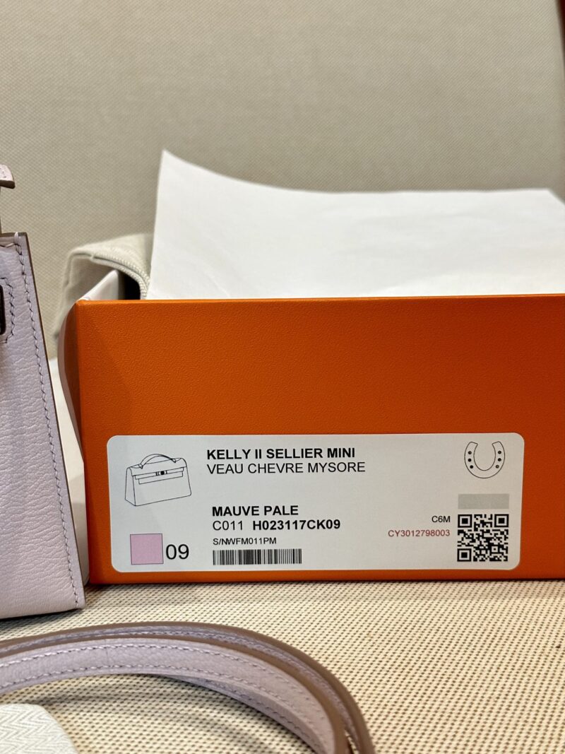 Hermès Mini Kelly 19 Chevre Mauve Pale & Gris Pearl Silver Hardware - Image 18