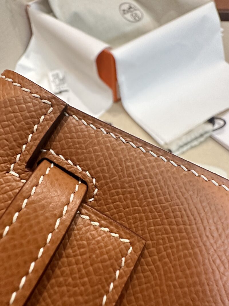 Hermès Kelly 25 Epsom Gold Gold Hardware - Image 18
