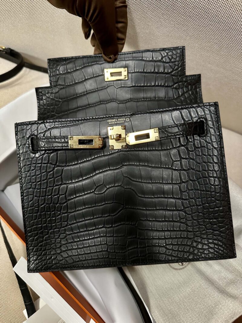 Hermès Kelly Danse 22 Matte Crocodile Noir Gold Hardware - Image 9