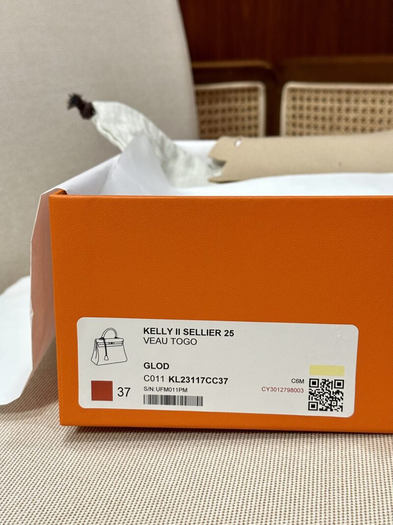 Hermès Kelly 25 Togo Gold Gold Hardware - Image 18