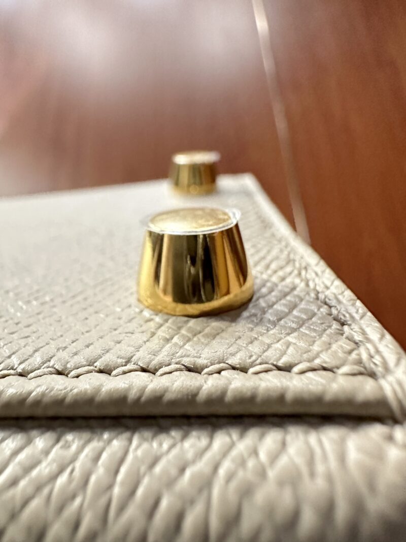 Hermès Kelly 25 Epsom Trench Gold Hardware - Image 11