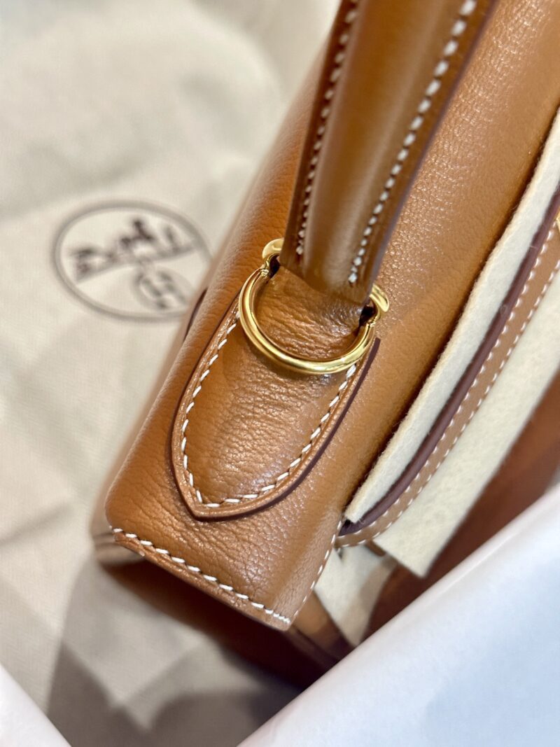 Hermès Kelly 28 Chevre Gold Gold Hardware - Image 12