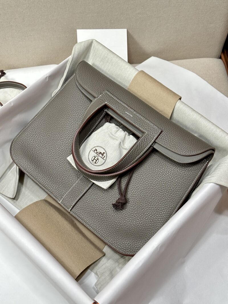Hermès Halzan 31 Evercolor Etain Silver Hardware - Image 3