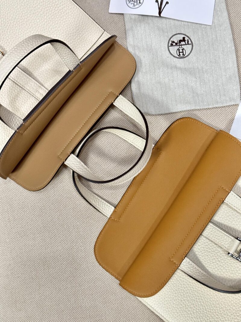 Hermès Halzan 25 Taurillon Clemence & Swift Nata & Biscuit Gold Hardware - Image 8
