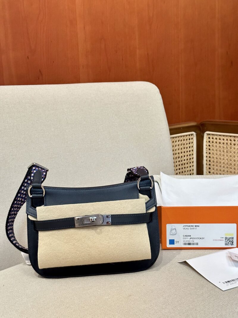 Hermès Jypsiere 23 Swift Caban Silver Hardware - Image 3