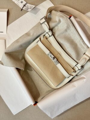 Hermès Jypsiere 23 Swift Mushroom Silver Hardware